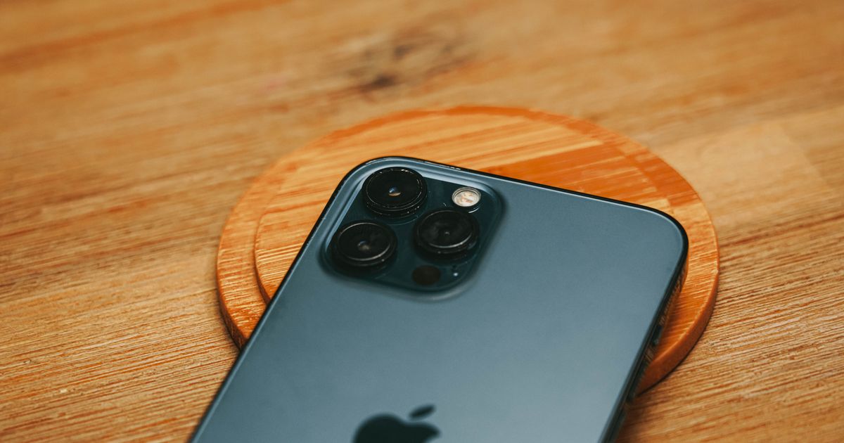 Best Wireless Charging Phones 2026: Top 6 Ranked