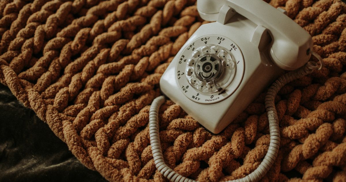 Best Phone Cord for Your Desk Setup in 2026